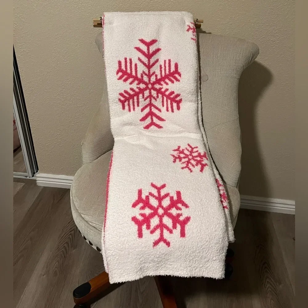 Nicole Miller Christmas Snowflake Viral Blanket!